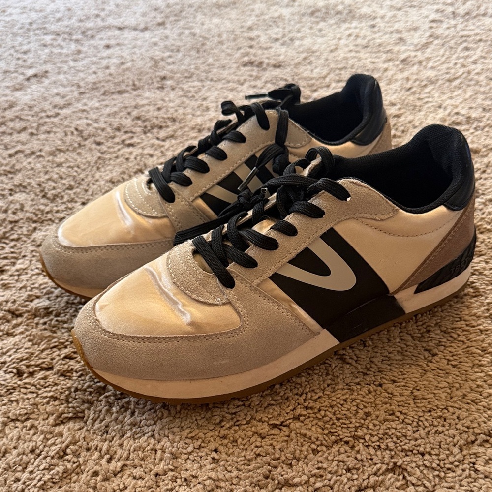 Tretorn Loyola Women’s Sneakers